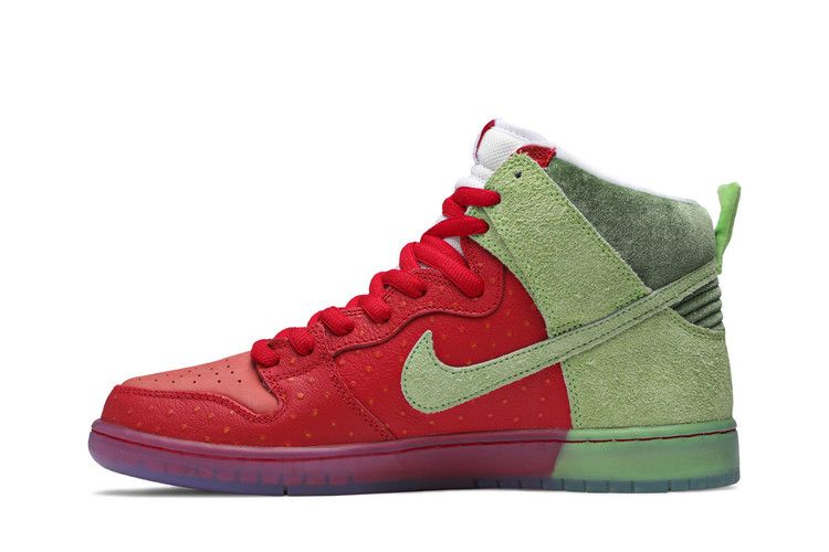 Nike SB Dunk High Strawberry Cough - CW7093-600