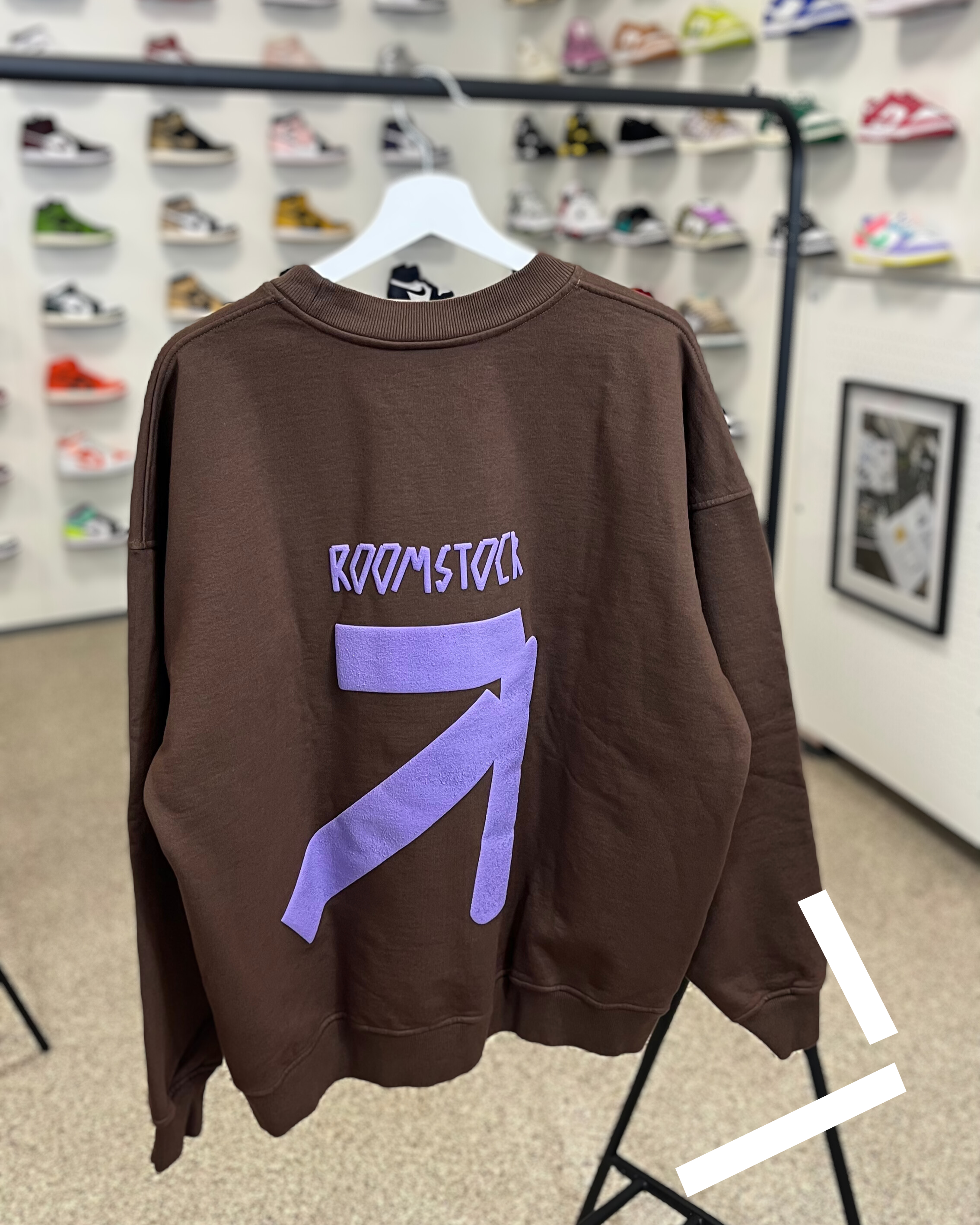 ROOMSTOCK 8th Anniversary Edition crewneck CHOCOLATE - ROOMST8CK_CH0COL4T3